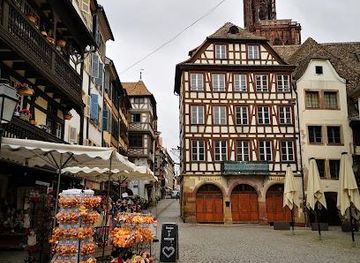 germany/black-forest/attraction/pl-du-marche-aux-cochons-de-lait