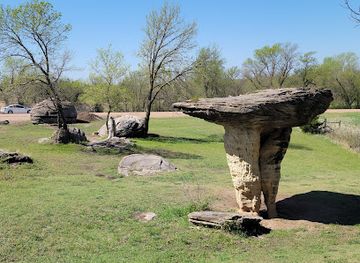 kansas/cross-timbers/attraction/mushroom-rock-state-park