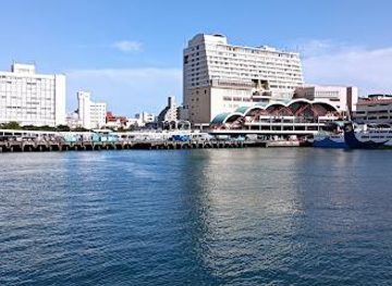 japan/okinawa/attraction/tomari-wharf-ferry-terminal-building-tomarin-building