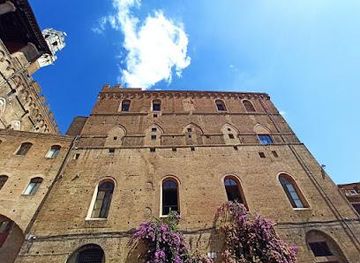 italy/san-gimignano/attraction/piazza-del-mercato