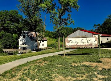 nebraska/indian-cave-state-park/attraction/whiskey-run-creek-vineyard-winery