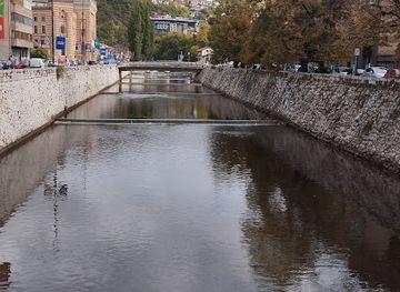 bosnia-and-herzegovina/sarajevo-canton/attraction/theyologeek-sarajevo-sign