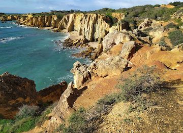 portugal/albufeira/attraction/slab-cliffs