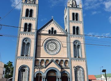 suriname/brokopondo-reservoir/attraction/saint-peter-and-paul-basilica-of-paramaribo