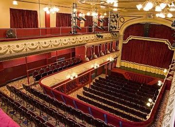 united-kingdom/leeds/attraction/city-varieties-music-hall