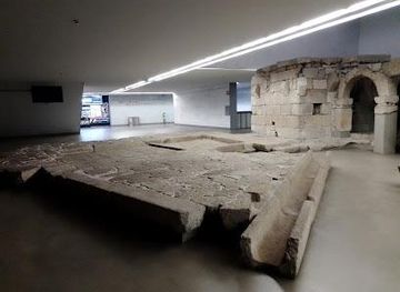 portugal/guimaraes/attraction/campo-24-de-agosto