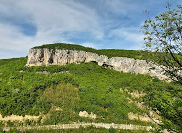 bulgaria/danubian-plain/attraction/the-bench-of-love