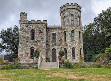 massachusetts/lowell/attraction/winnekenni-castle