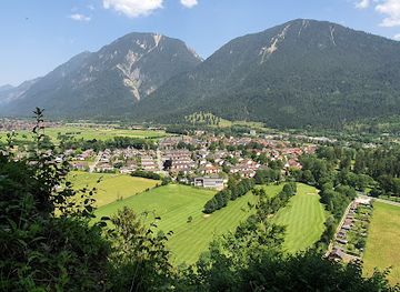 germany/zugspitze/attraction/burgruine-werdenfels