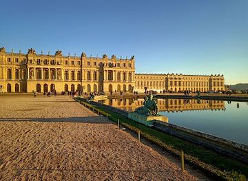 france/versailles/versailles-city-centre/attraction/hall-of-mirrors