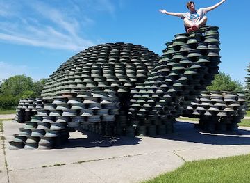 north-dakota/red-river-valley/attraction/w-eel-turtle