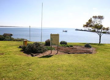 australia/great-southern/attraction/streaky-bay-jetty