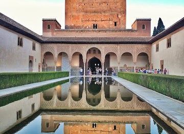 spain/sierra-nevada/attraction/patio-de-los-arrayanes