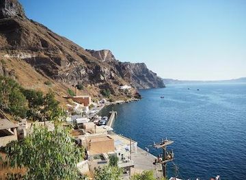 greece/santorini/attraction/cable-car-of-santorini