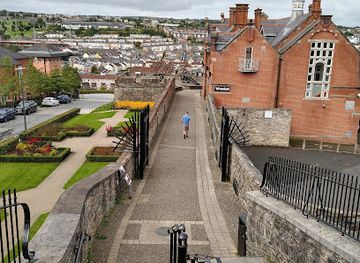 united-kingdom/londonderry/attraction/free-derry-corner