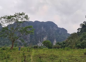 vietnam/north-central-coast/attraction/hang-cha-loi