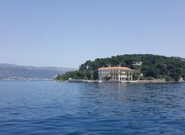 croatia/split/marjan/attraction/mestrovic-gallery