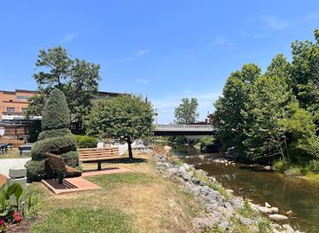 virginia/luray-caverns/attraction/luray-hawksbill-greenway