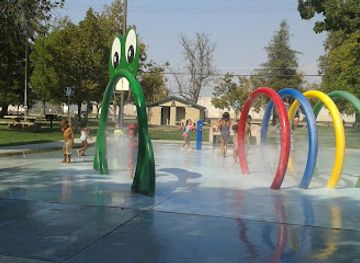 california/turlock/attraction/broadway-park