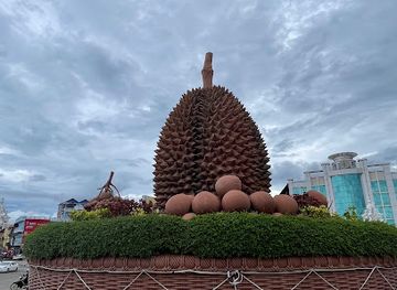 cambodia/kep/attraction/durian-roundabout