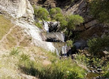 armenia/areni-wine-region/attraction/qaraglux-waterfall