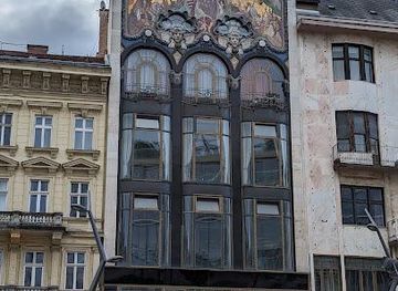 hungary/budapest/attraction/turkish-bank-house