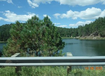 south-dakota/angostura-recreation-area/attraction/west-entrance-station-custer-state-park