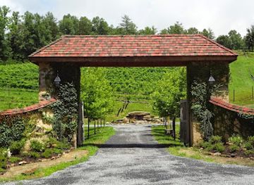 north-carolina/foothills/attraction/roaring-river-vineyards