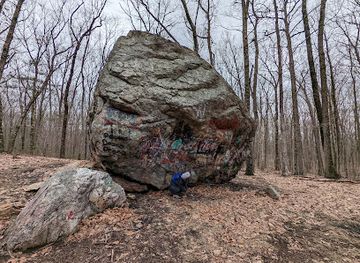 massachusetts/pioneer-valley/attraction/sampson-s-pebble