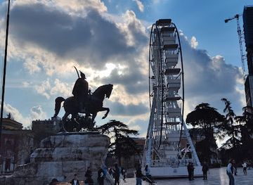 albania/tirana/skanderbeg-square/attraction/piazza-principale