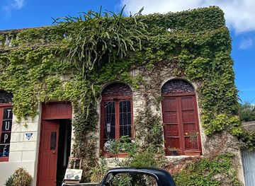 uruguay/colonia-del-sacramento/attraction/photo-spot-vintage-car