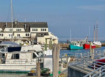 massachusetts/south-shore/attraction/pickering-wharf-marina