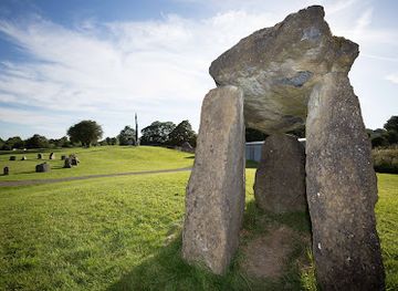 ireland/county-westmeath/attraction/dun-na-si-amenity-heritage-park