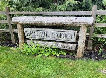 washington/seattle/attraction/halls-hill-lookout-and-labyrinth