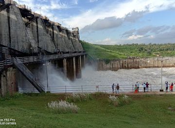 india/central-india/attraction/rajiv-sagar-dam-bawanthadi-river