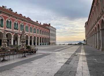 croatia/split/attraction/republic-square