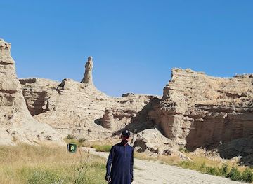pakistan/makran-coastal-highway/attraction/lion-of-hope-sphinx