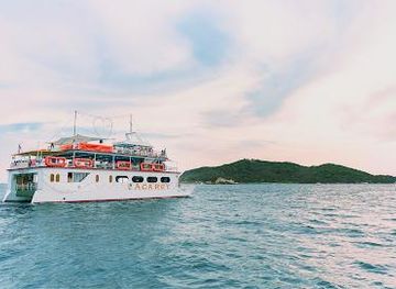 mexico/acapulco/attraction/recreation-yacht-acarey