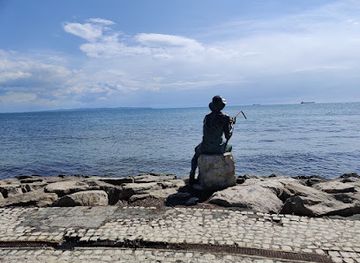 albania/durres/attraction/fisherman