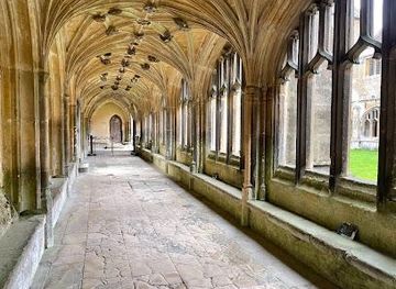 united-kingdom/bath/attraction/lacock-abbey