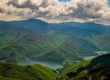 bulgaria/rhodope-mountains/attraction/bekovi-skali