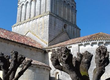 france/poitou-charentes/attraction/eglise-notre-dame-de-corme-ecluse