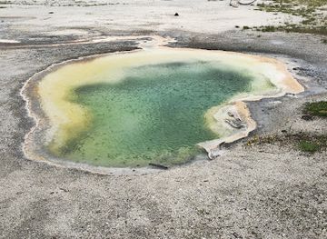 wyoming/park-county/attraction/west-geyser