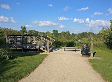 illinois/waukegan/attraction/lyons-woods-forest-preserve