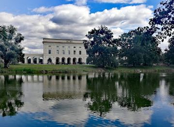 czechia/palava/attraction/castle-pohansko