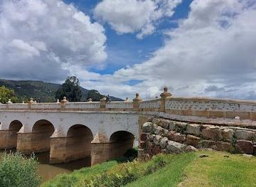 colombia/bogota/attraction/puente-del-comun-chia