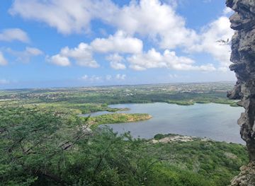 curacao/hato-caves/attraction/jack-evertzberg-summit-and-viewpoint