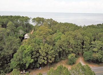 alabama/alabama-coastal-birding-trail/attraction/bon-secour-national-wildlife-refuge-visitor-center