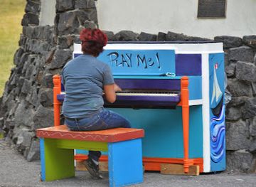 new-york/thousand-islands/attraction/play-me-the-painted-piano