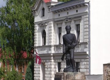 latvia/cesis/attraction/monument-for-students-in-cesis-regiment